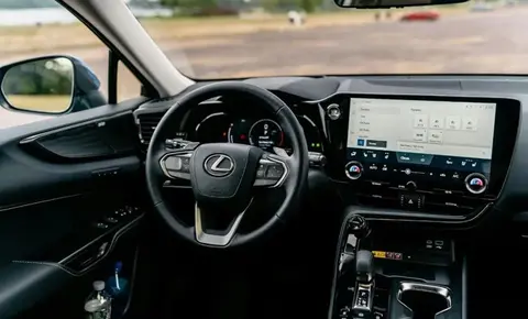 雷克萨斯：当“慢”成为代价